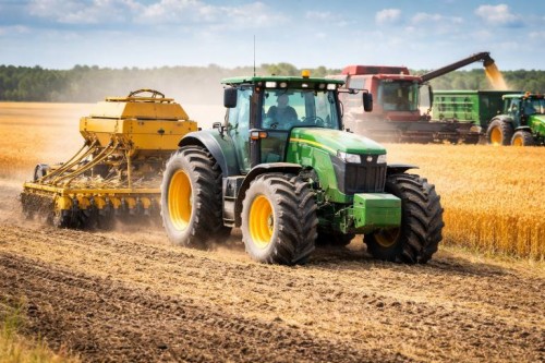 Agricultural machinery using high-performance bearings for optimal performance and longevity.